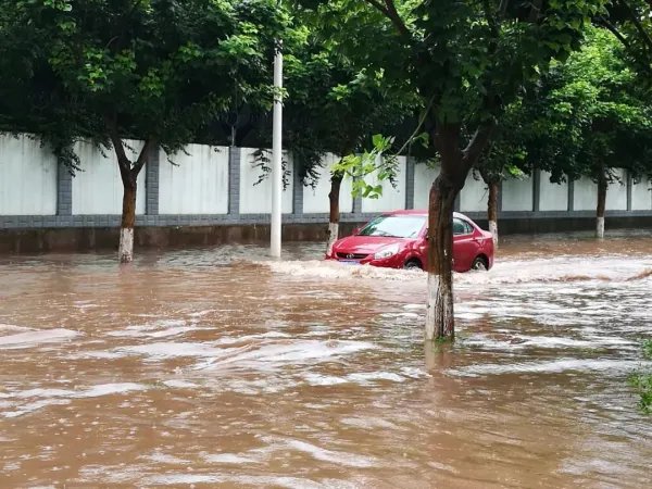 北京暴雨多车被淹,公交车进水,这场暴雨的降雨强度如何?