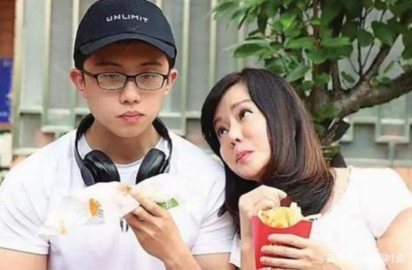狄莺自曝当众踹蓝洁瑛,罗霈颖都避她三分,后来怎样?
