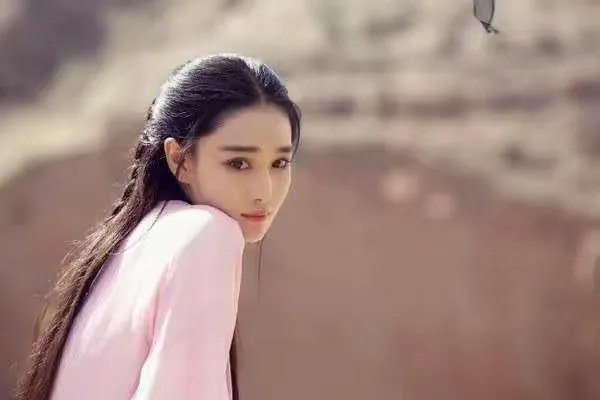 成为军嫂后的张馨予,是怎样走向截然不同的人生?