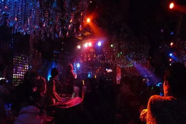 广州十大酒吧,苏荷酒吧上榜CK,vins充满科技感
