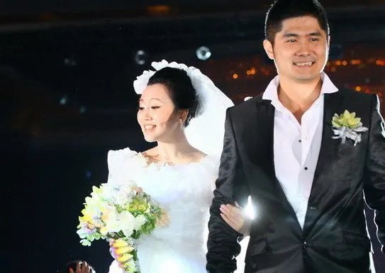 潘长江女婿身份曝光,背景大有来头,难怪女儿被称“潘十亿”,他女婿是谁?