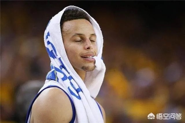 如何看待ESPN给出的“库里换防詹姆斯的54个回合,詹姆斯得到12分”这个数据?