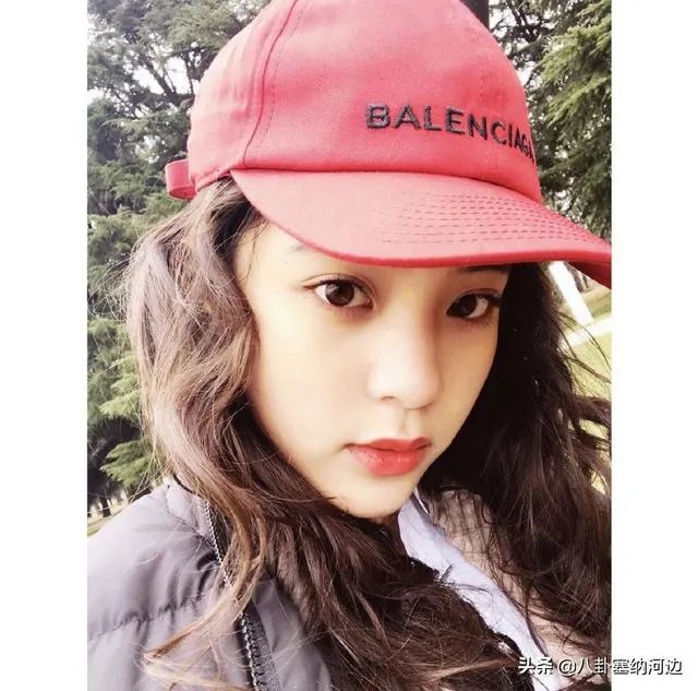 欧阳娜娜家里有钱，她身材好、长相甜美，你喜欢她吗？